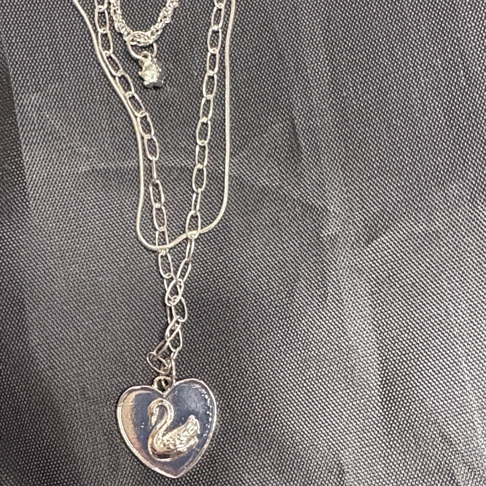 Francesca's Collections Silver Heart Necklace - Picture 3 of 3
